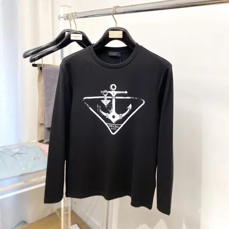 プラダ Tシャツ