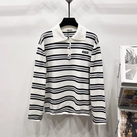 ミュウミュウ パーカー