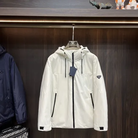 プラダ ダウンジャケット