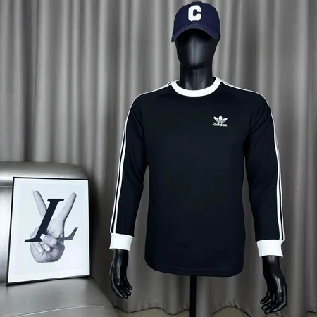 アディダス Tシャツ