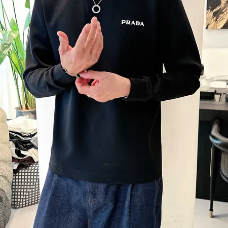 プラダ Tシャツ