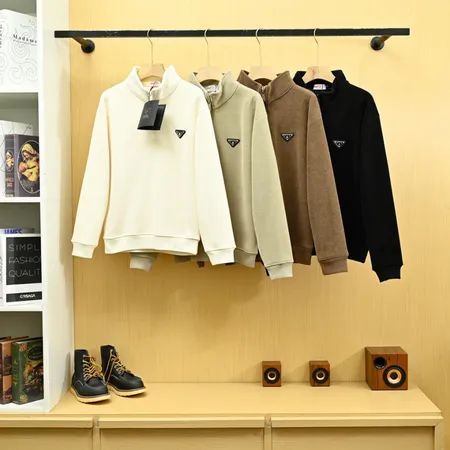 プラダ パーカー