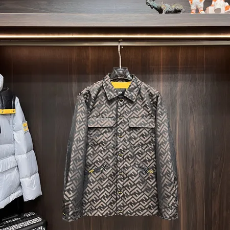 フェンディ ダウンジャケット