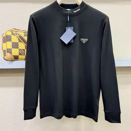 プラダ Tシャツ