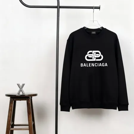 バレンシアガ パーカー