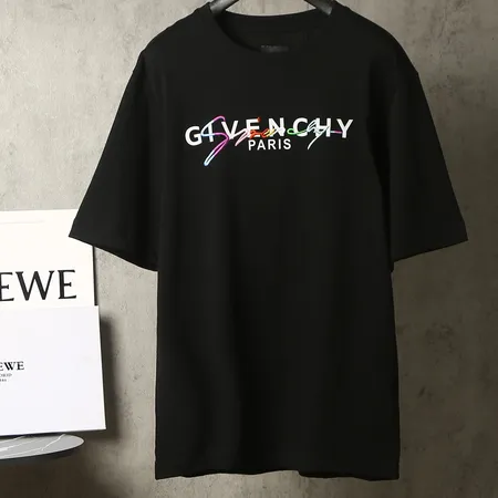 ジバンシィ Tシャツ