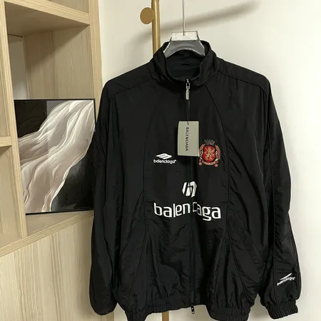 バレンシアガ ジャケット