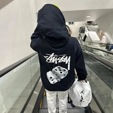 ステューシー パーカー