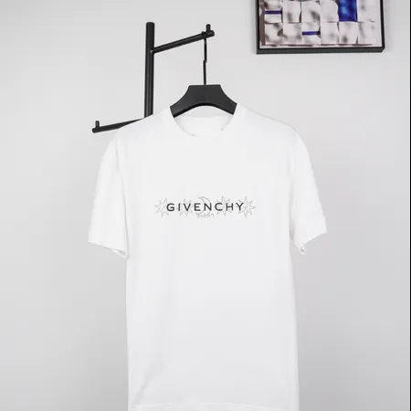 ジバンシィ Tシャツ