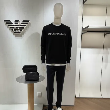 アルマーニ パーカー