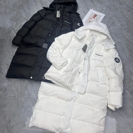 バレンシアガ ダウンジャケット