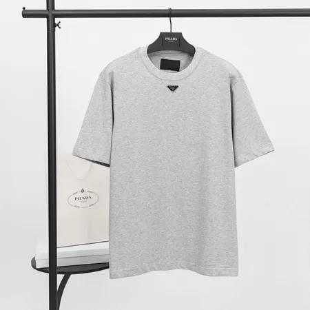 プラダ Tシャツ