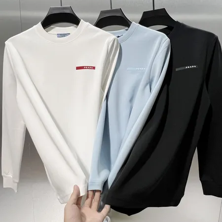 プラダ Tシャツ