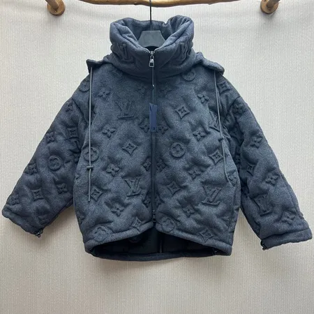 ルイヴィトン ダウンジャケット