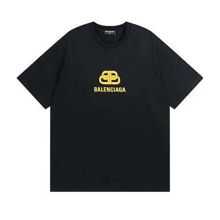 バレンシアガ Tシャツ