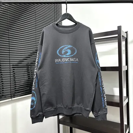 バレンシアガ パーカー