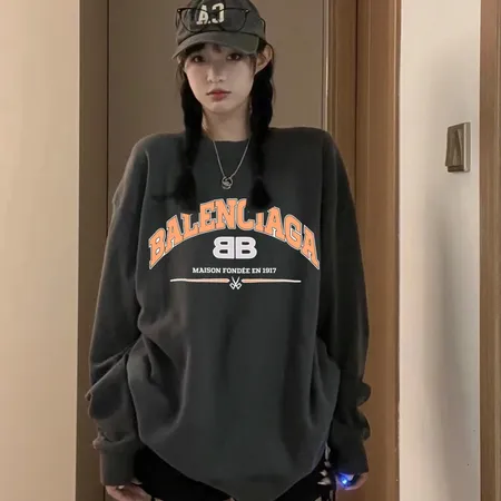 バレンシアガ パーカー