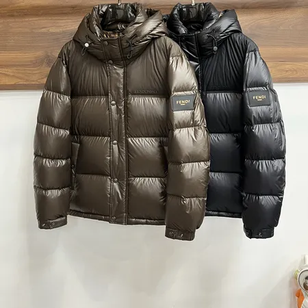 フェンディ ダウンジャケット