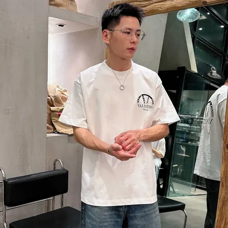 ヴァレンティノ Tシャツ