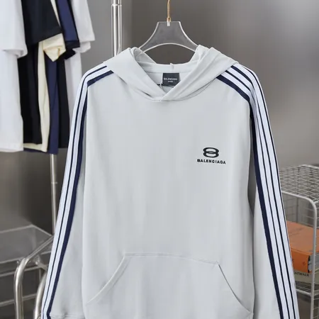 バレンシアガ パーカー