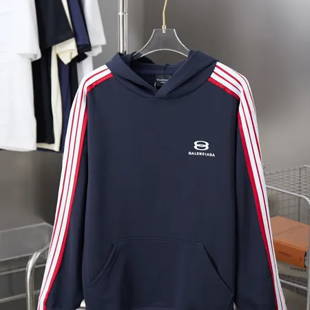 バレンシアガ パーカー