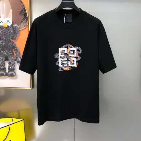 ジバンシィ Tシャツ