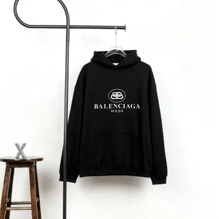 バレンシアガ パーカー