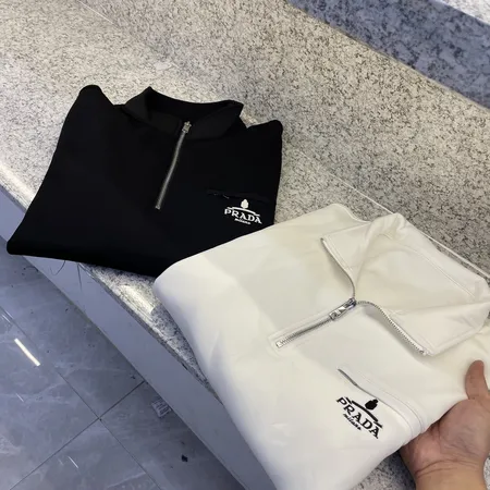 プラダ パーカー