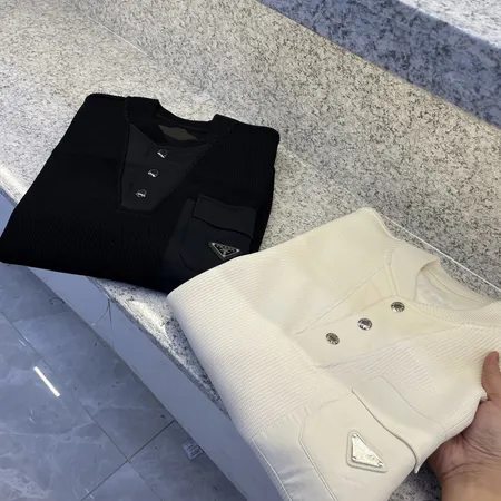 プラダ パーカー