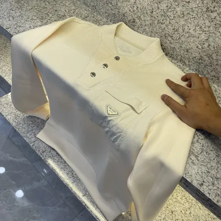 プラダ パーカー