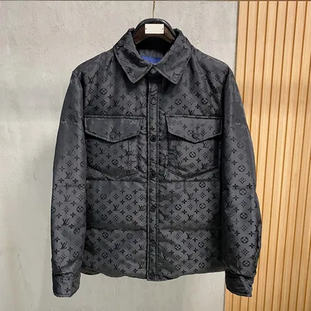 ルイヴィトン ダウンジャケット