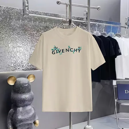 ジバンシィ Tシャツ