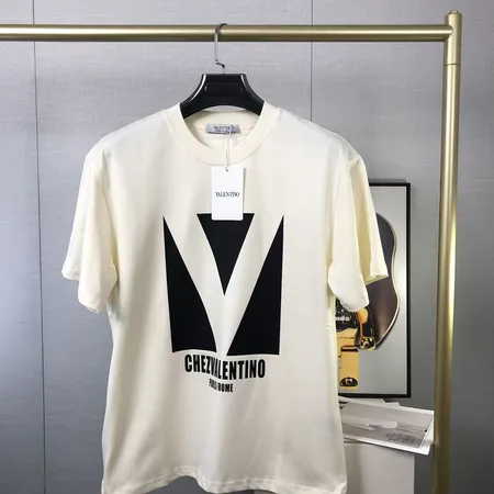 ヴァレンティノ Tシャツ