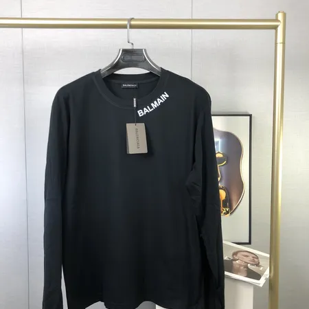 バレンシアガ Tシャツ