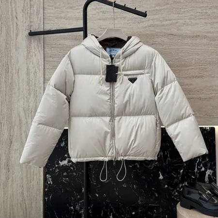 プラダ ダウンジャケット