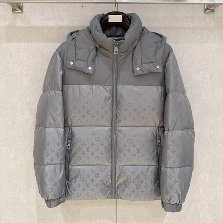 ルイヴィトン ダウンジャケット