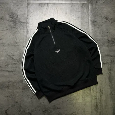 アディダス パーカー