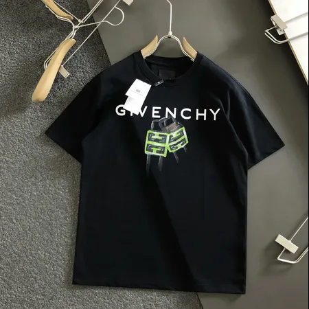 ジバンシィ Tシャツ