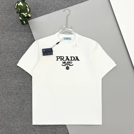 プラダ Tシャツ