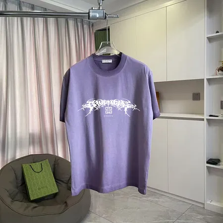 ジバンシィ Tシャツ