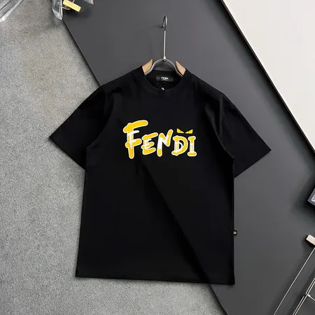 フェンディ Tシャツ