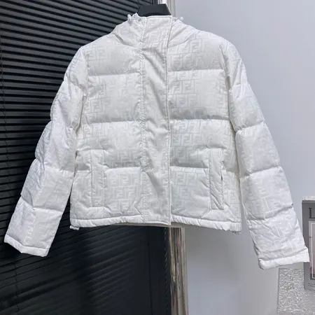 フェンディ ダウンジャケット