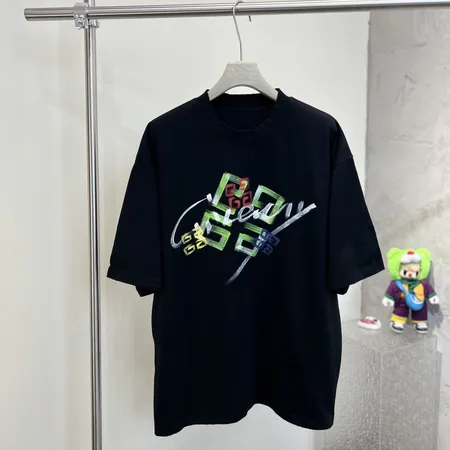 ジバンシィ Tシャツ