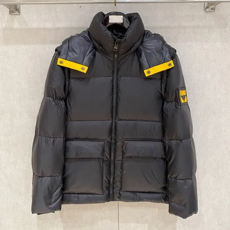 フェンディ ダウンジャケット