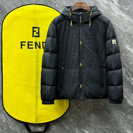 フェンディ ダウンジャケット