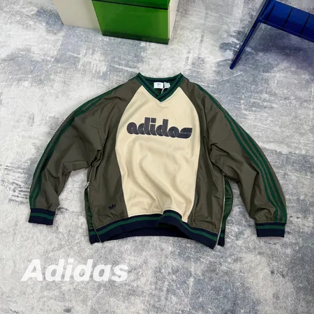 アディダス パーカー