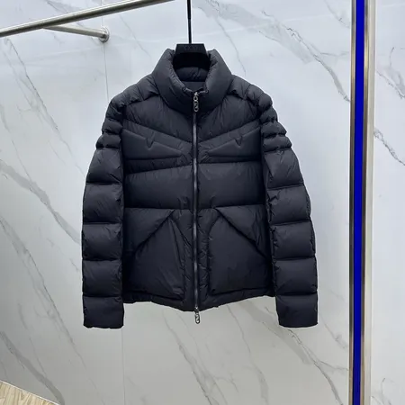 フェンディ ダウンジャケット