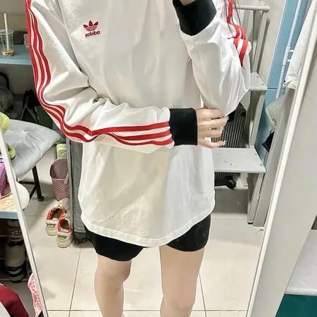 アディダス Tシャツ