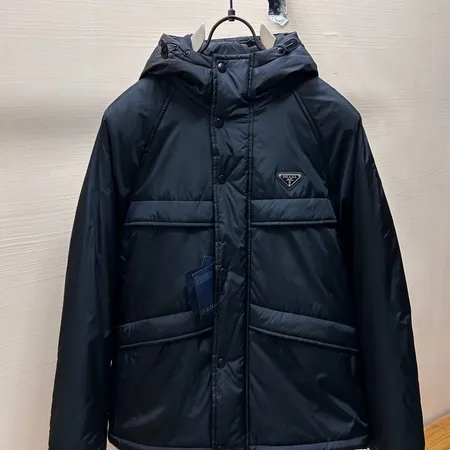 プラダ ダウンジャケット