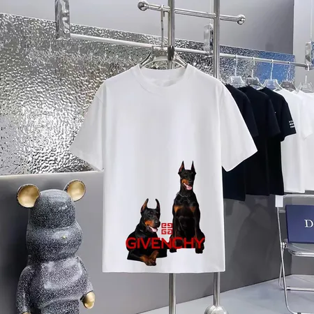 ジバンシィ Tシャツ